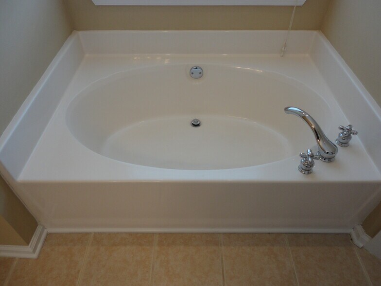 Building Photo - 5150 Hyde Trl