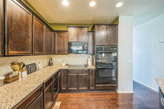 Building Photo - 5153 Chicory Cir
