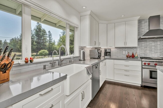 Building Photo - 1790 McKinley Rd