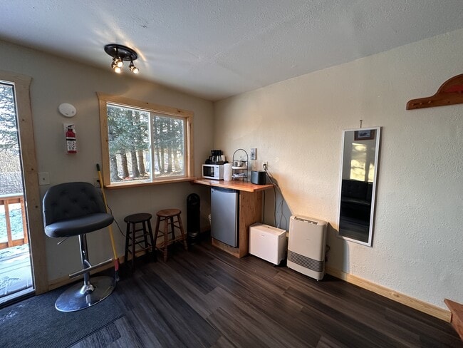 Building Photo - 1410 E St