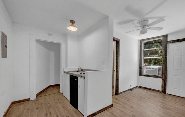 Building Photo - 500 22nd St E