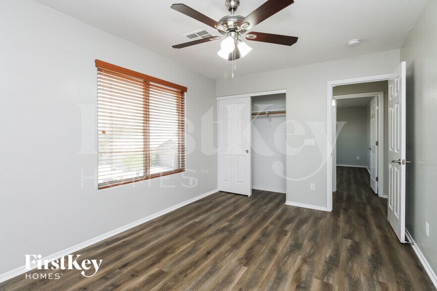 Building Photo - 29010 N Cactus Cir