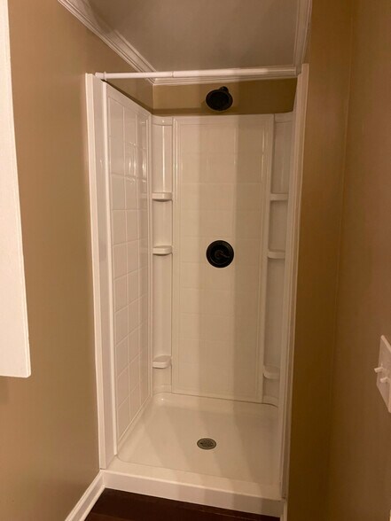 Building Photo - 191 Northlake Dr