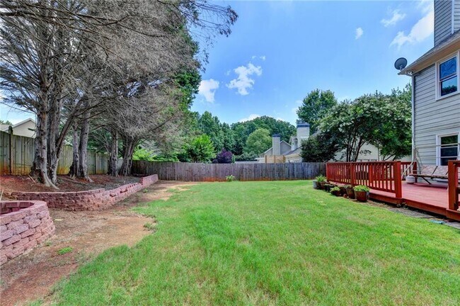 Building Photo - 2835 Crestmont Ct