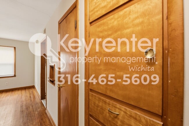 Building Photo - Charming 3-Bedroom Home with Original Hardwood Floors & Large Backyard