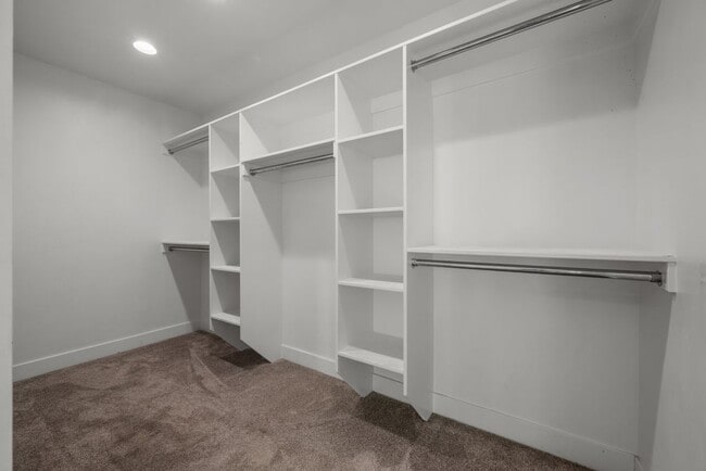 Building Photo - 509 Mansfield Ave S