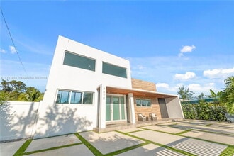 Building Photo - 7525 Buccaneer Ave