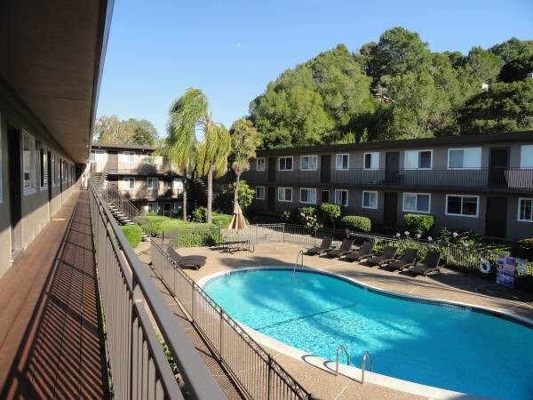 Marin Royal Apartments Corte Madera Ca Apartment Finder Marin Royal Apartments