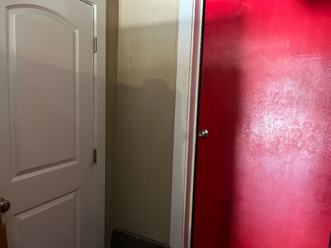 Building Photo - 80 Venus St