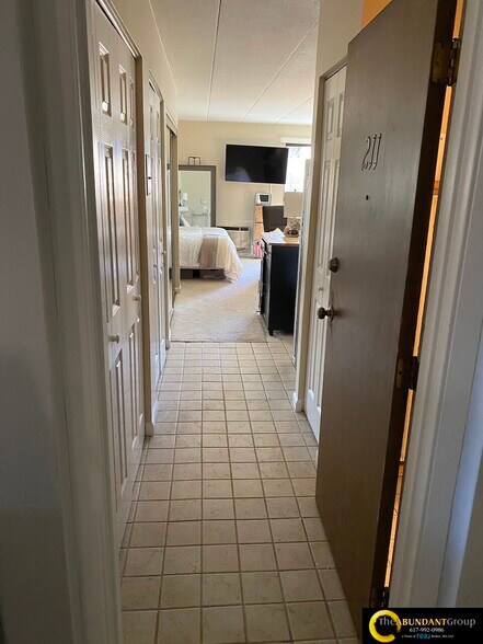 Building Photo - 60 Pleasant View Rd