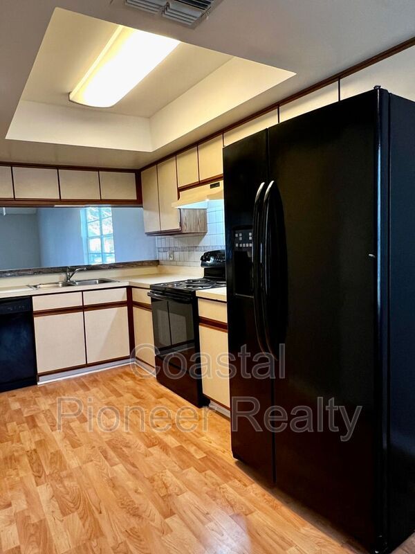 Building Photo - 6120 Silkdale Ct