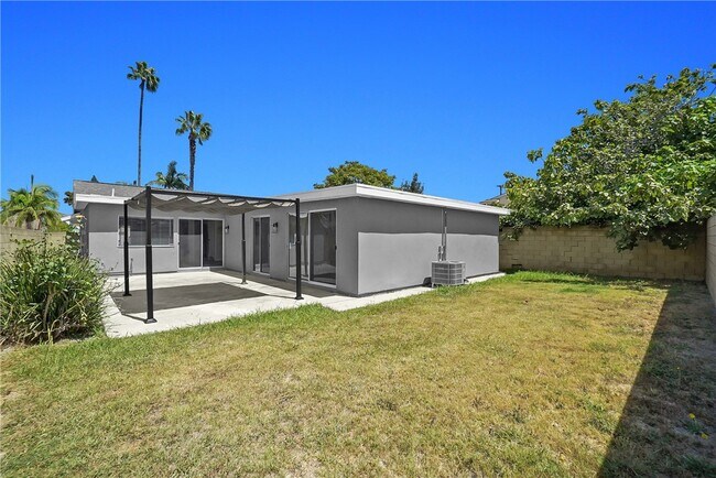 Building Photo - 1242 Sultan Cir