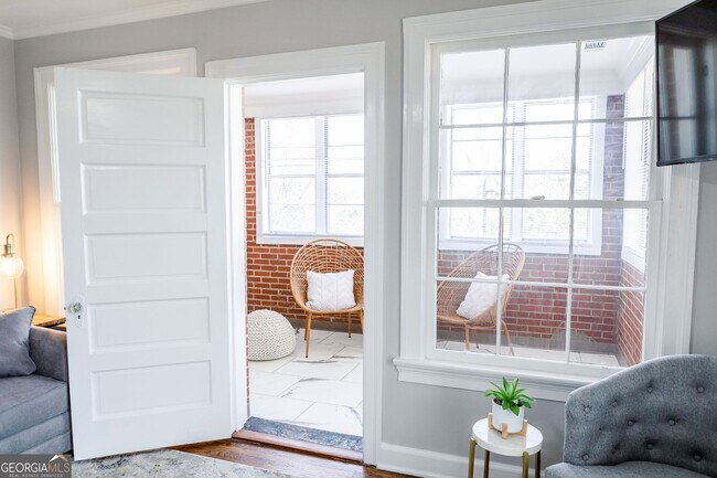 Building Photo - 111 E Screven St