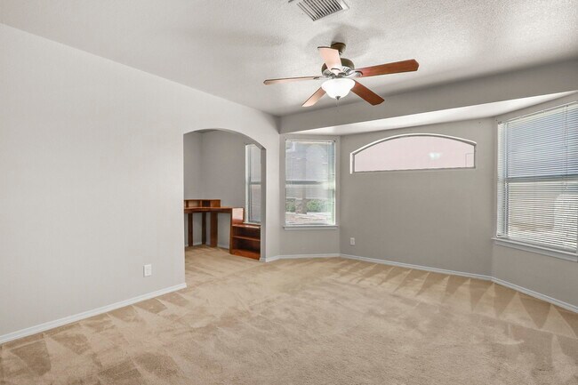 Building Photo - 2300 Glitter Point