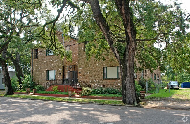 Primary Photo - St. Francis Apartments