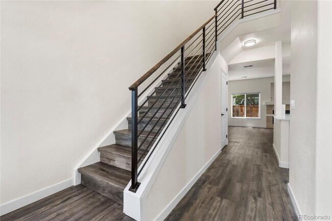 Building Photo - 104th