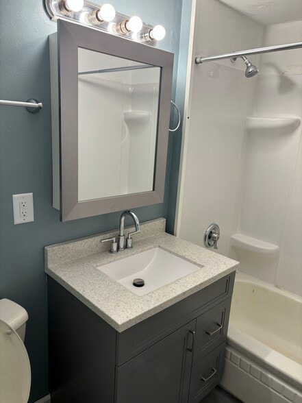 Building Photo - 857 E Gorham St