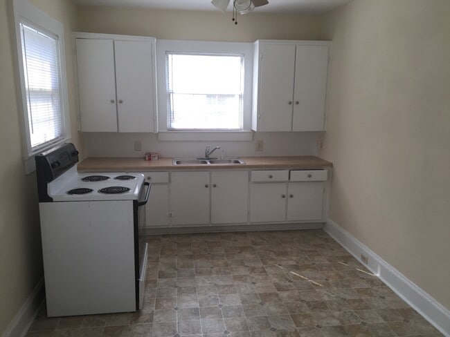 Building Photo - 170 20th St NE