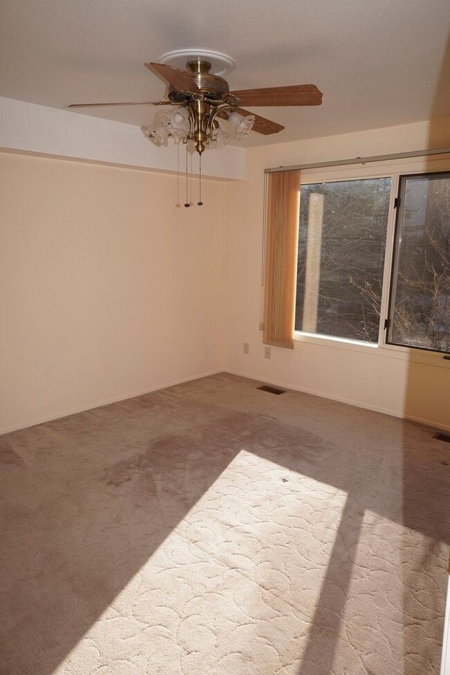Building Photo - 2 Bed 2 Bath South Anchorage Condo!