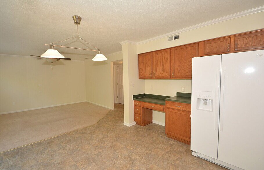 Building Photo - 3146 Crestwell Dr