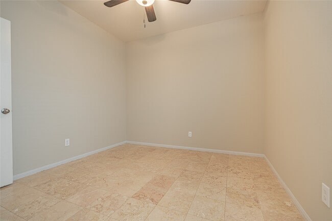 Building Photo - 28514 Lockeridge Springs Dr