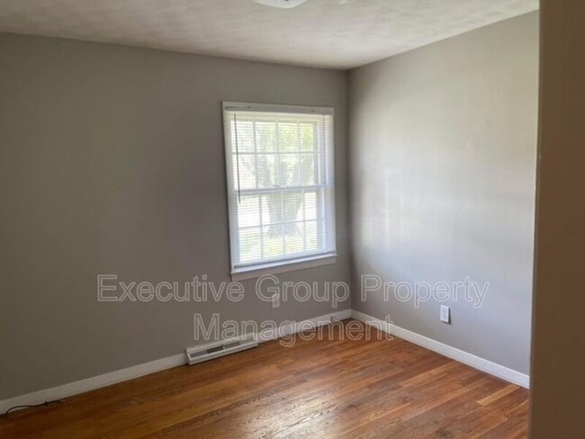 Building Photo - 512 Smith Ave