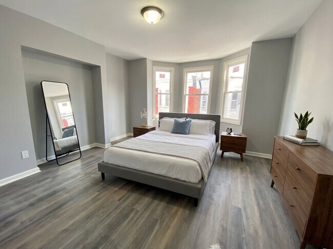 Building Photo - 1000 N 66th St