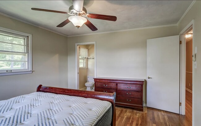 Building Photo - 223 Sequoyah Dr