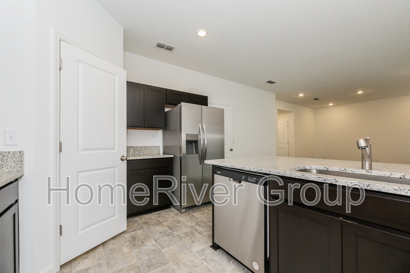 Building Photo - 4990 Bramante Dr