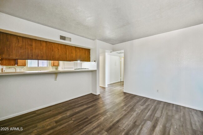 Building Photo - 2650 E McKellips Rd