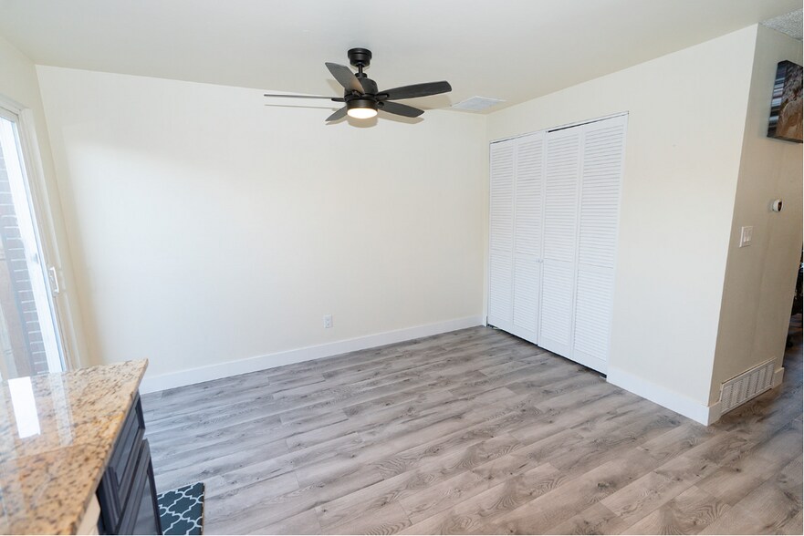 Building Photo - 7061 Utica St