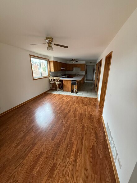 Building Photo - 6119 W Giddings St