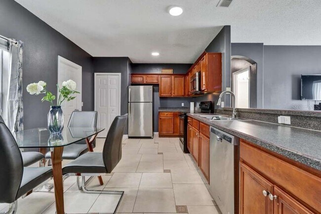 Building Photo - 820 Grantham Dr