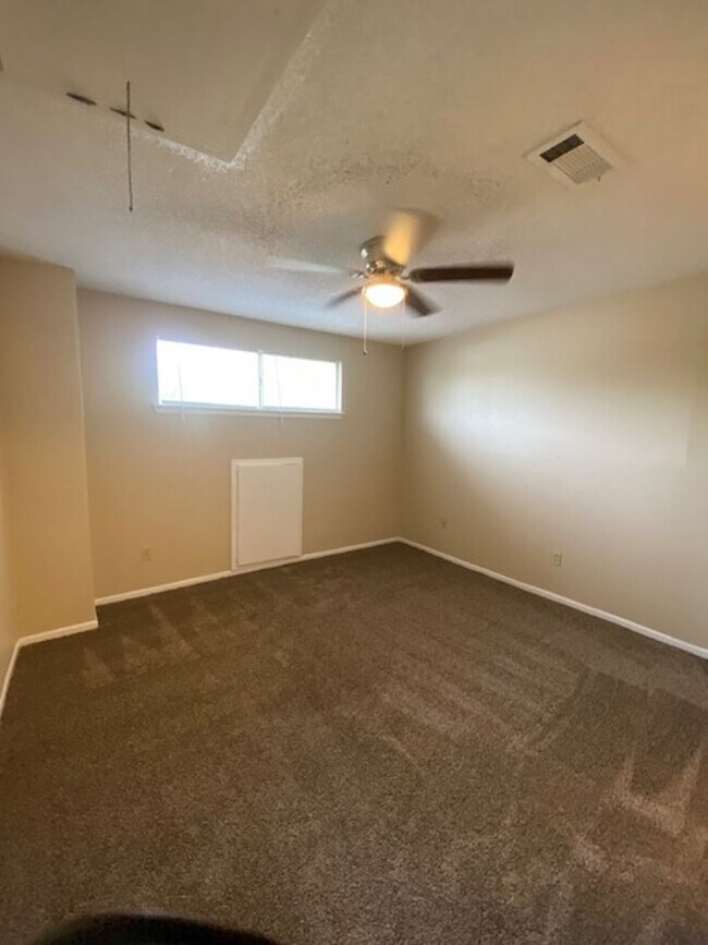 Building Photo - Come and view this open floor plan with much potential. Formal and dining room, granite counters,...
