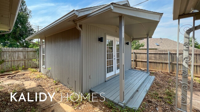 Building Photo - 702 Amity Ln