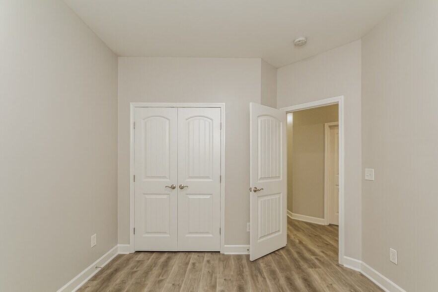 Building Photo - 526 Dawley Dr