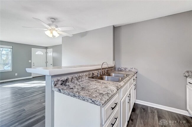 Building Photo - 4825 Flagstone Ct