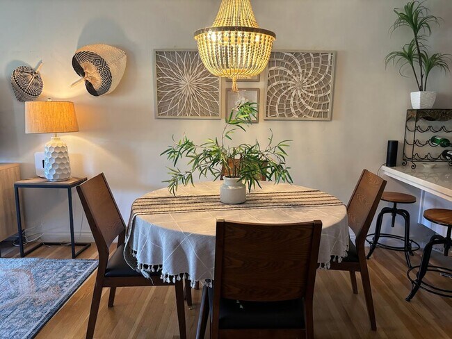 Building Photo - Fully Furnished 2 Bed / 1 Bath Condo Near Downtown La Mesa