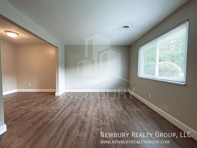 Building Photo - 108 St Andrews Dr