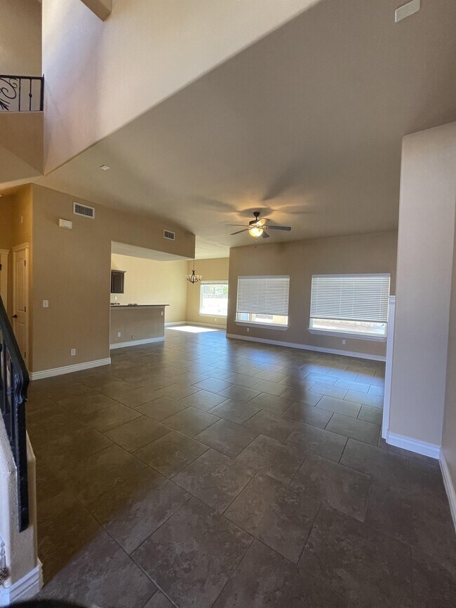Building Photo - 3724 Coco Palm Dr