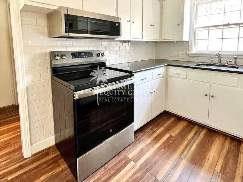 Building Photo - 1132 W Northwood St