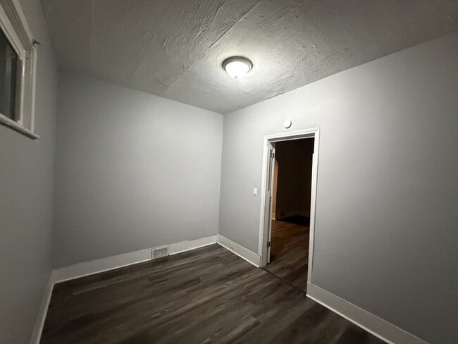 Building Photo - 4144 Hyde Ave