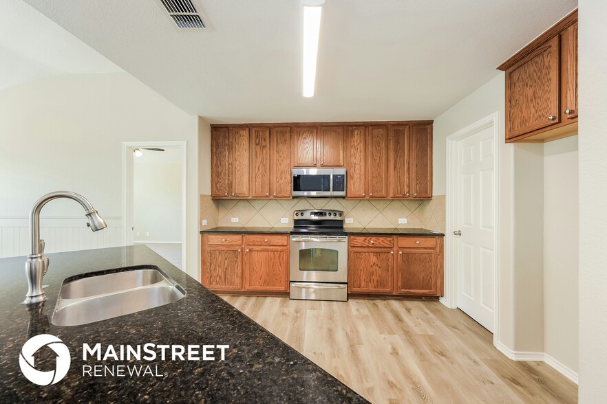 Building Photo - 7546 Elegante Way