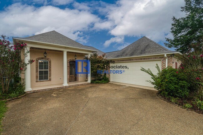 Building Photo - 3 Bed/2 Bath Home in Provonce Park of Brandon