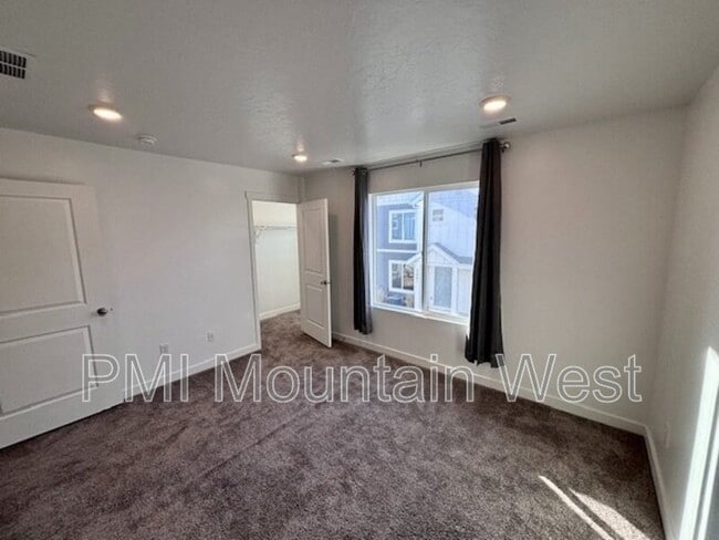 Building Photo - 3898 Bowie Dr