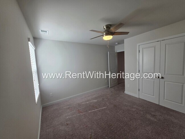 Building Photo - 8650 Paradise Dr