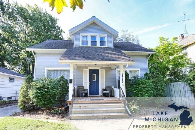 Building Photo - 1320 Pennoyer Ave