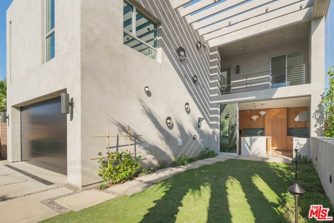 Building Photo - 2801 Sanborn Ave