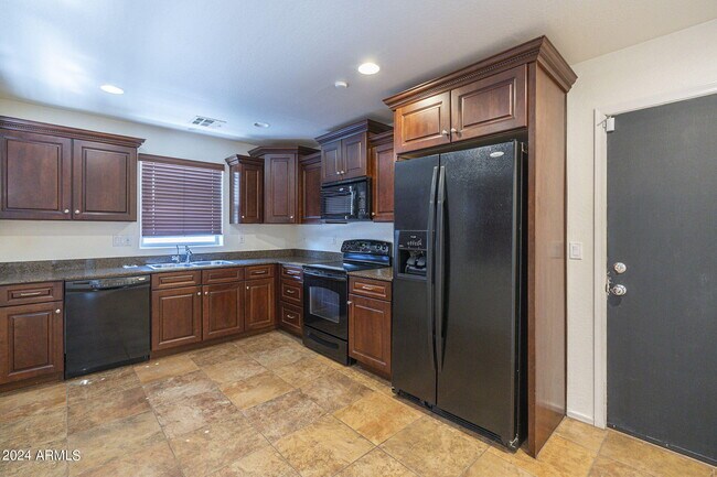 Building Photo - 2873 E Bart St