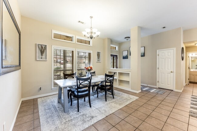 Building Photo - 3658 Redbud Ln